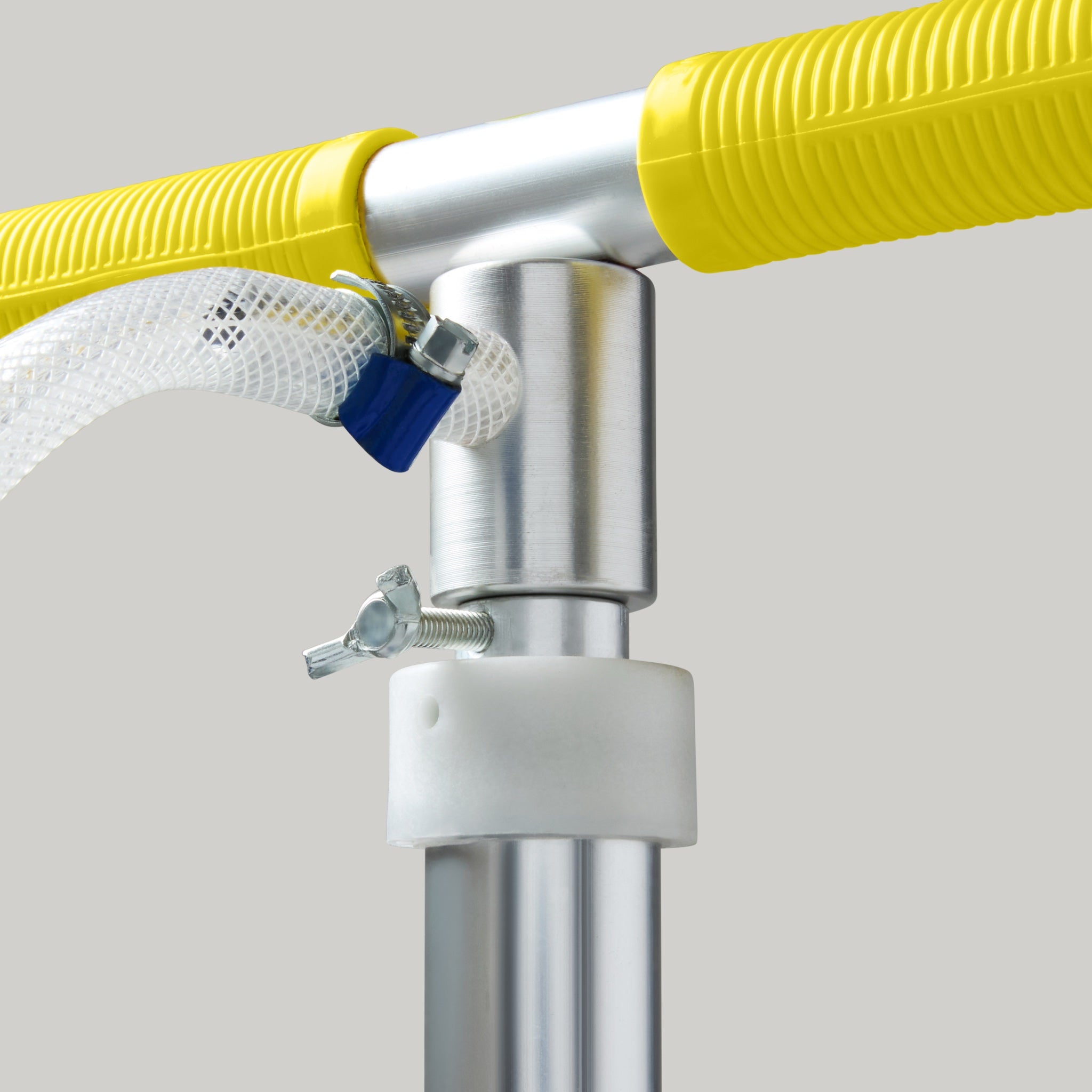 Pump collar and hose fitted to a drum